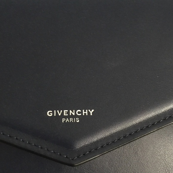 ❌SOLD❌NWT Givenchy Duetto Crossbody, Navy/Burgundy - Picture 4 of 8